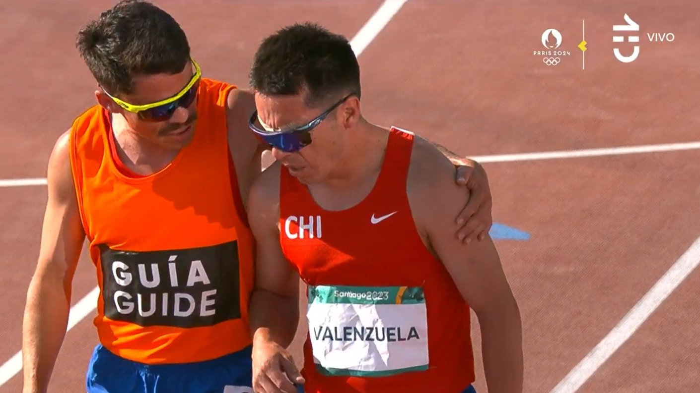 Cristian Valenzuela luchó y terminó tercero en su serie de los 1500m