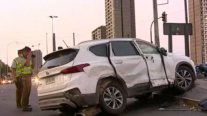 Mujer Muere Tras Caer De Auto En Movimiento En Estación Central ...